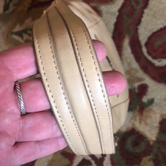 POUR LE VICTOIRE Leather Shoulder-bag Purse Luxe Natural & Gold LOGO Stripe NEW - Picture 15 of 15